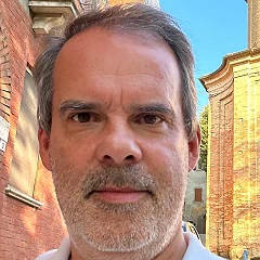 Lu&iacute;s Caires